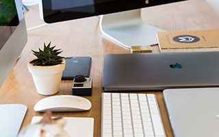 翡翠吊坠与磨破的绳子，一段关于缘分与修复的故事